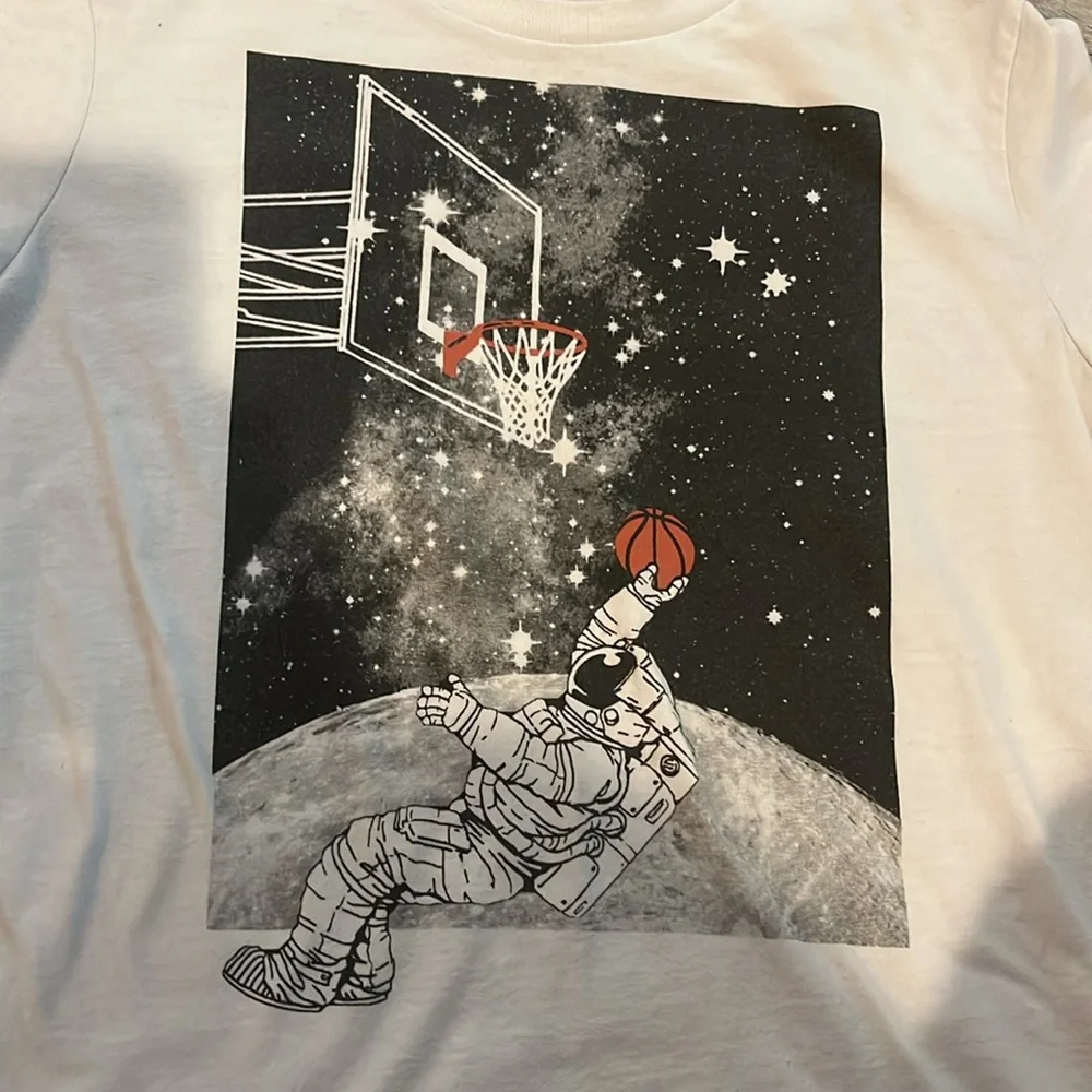 EUC Old Navy basketball astronaut t shirt, sz 10/12 - large